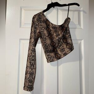 H&M Snake Print Black and Tan Asymmetrical Women's Crop Top - Size M 🖤